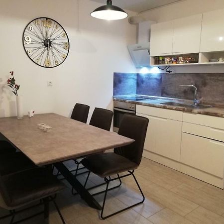 Apartma Stela In Terme Catez Чатеж-об-Сави Экстерьер фото