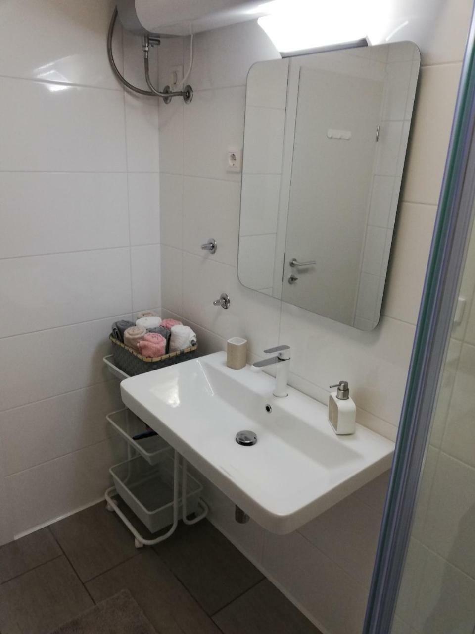 Apartma Stela In Terme Catez Чатеж-об-Сави Экстерьер фото